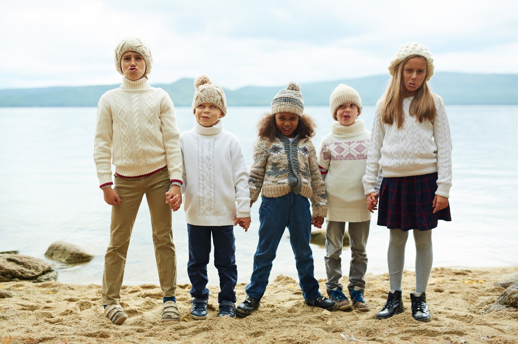 grimacing-kids-outdoor_1098-14639